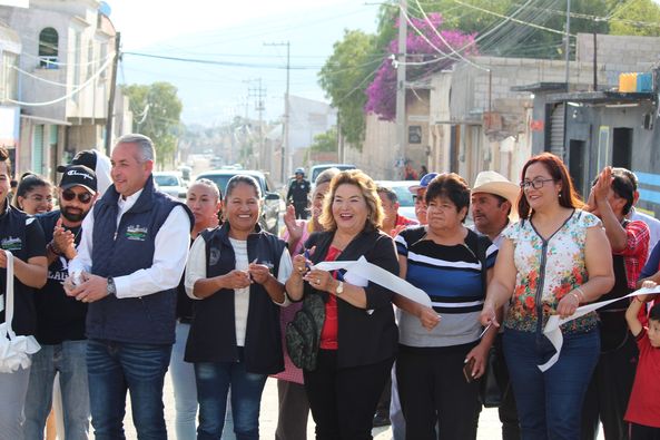 Entrega de pavimentación de concreto hidráulico