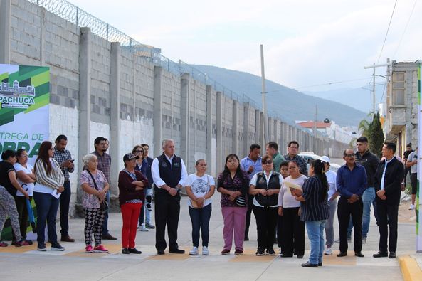 Entrega de pavimentación de concreto hidráulico